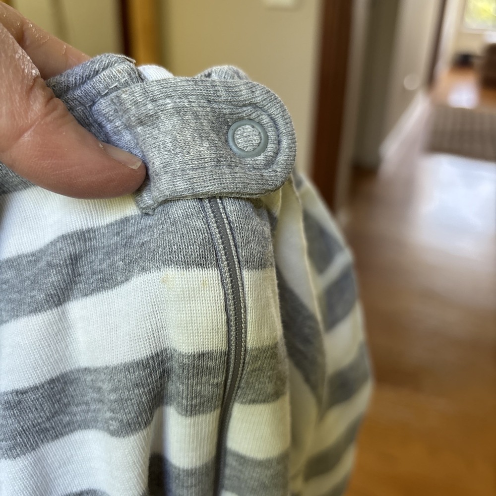 Hanna Andersson Gray Striped One Piece Organic Cotton Bodysuit 9-18 m See Pics - Picture 6 of 7